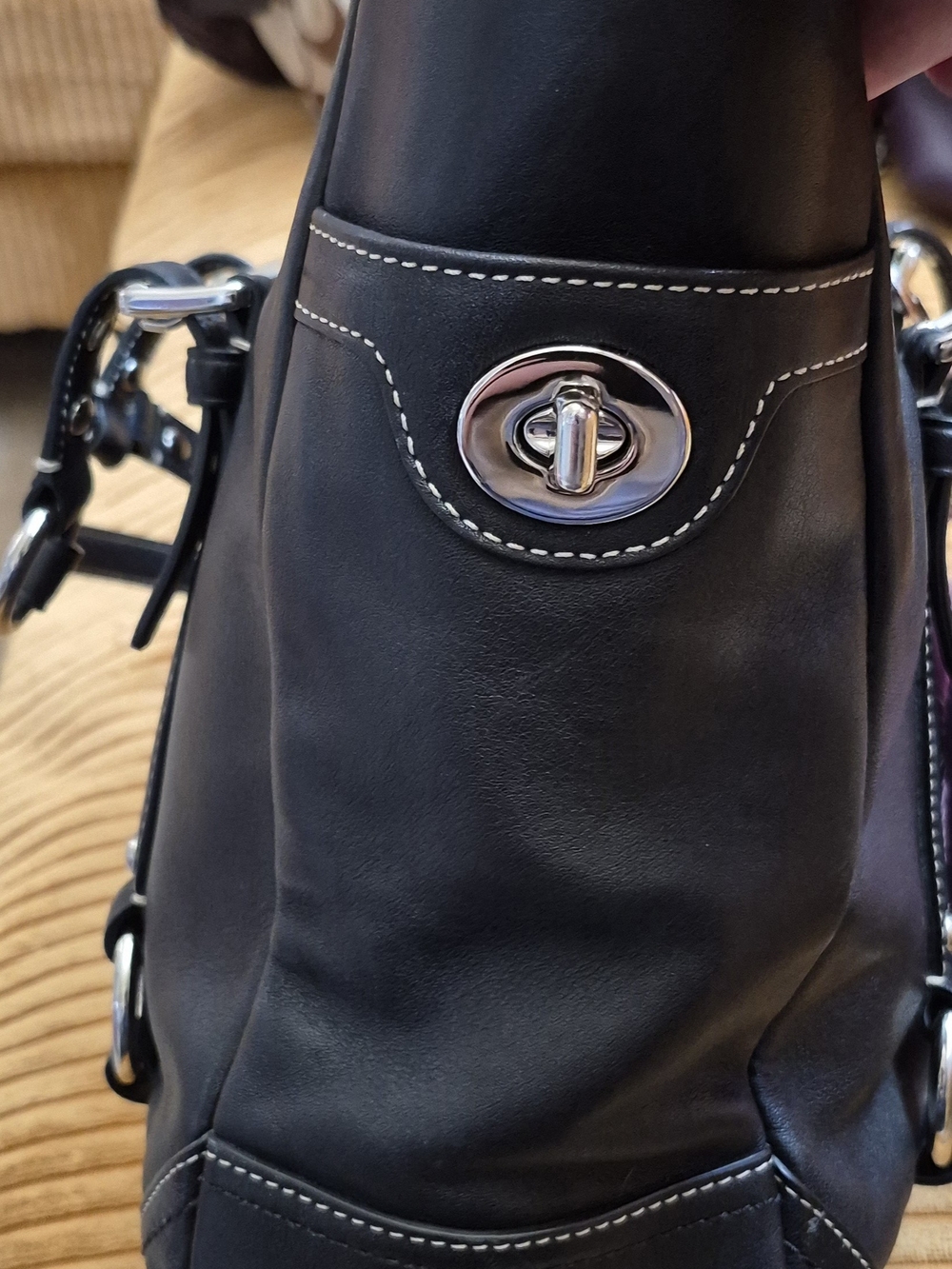 Coach F12343 "Gallery East West" fully zippered Tote/Shoulder Bag W/ Turnlocks - Picture 9 of 16